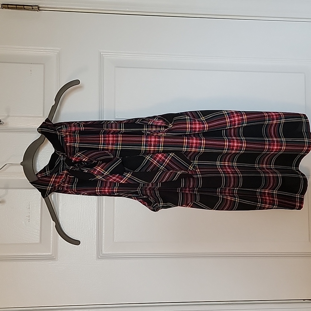 NWT holiday top in tartan print